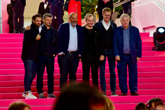 Grégory Montel, l'un des comédiens de la série, Antoine Garceau, Marc Fitoussi, les réalisateurs de la série "Dix pour cent", Aurélien Larger, Harold Valentin, les producteurs de la série, et Dominique Besnehard, le créateur de "Dix pour cent" - Photocall de la soirée de clôture du festival Canneséries au palais des festivals à Cannes. Le 14 octobre 2020 Canneseries s'est déroulé du 9 au 14 octobre avec des mesures sanitaires importantes dues à l'épidémie de Coronavirus (COVID-19) © Bruno Bebert / Bestimage