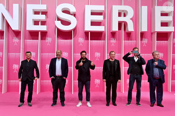 Antoine Garceau, Marc Fitoussi, les réalisateurs de la série "Dix pour cent", Grégory Montel, l'un des comédiens, Aurélien Larger, Harold Valentin, les producteurs de la série, et Dominique Besnehard, le créateur de "Dix pour cent" - Photocall de la soirée de clôture du festival Canneséries au palais des festivals à Cannes. Le 14 octobre 2020 Canneseries s'est déroulé du 9 au 14 octobre avec des mesures sanitaires importantes dues à l'épidémie de Coronavirus (COVID-19) © Bruno Bebert / Bestimage