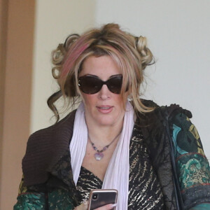 Exclusif - Loana Petrucciani très amincie, prend l'avion à Orly en toute discrétion pour rejoindre l'émission de téléréalité "La Villa des Coeurs Brisés 4" en République Dominicaine à Punta Cana le 23 mars 2018.