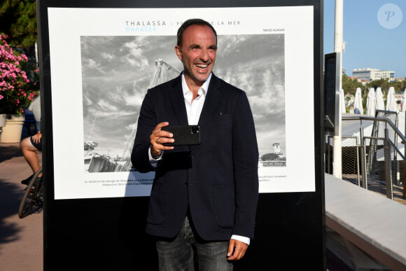 Inauguration de l'exposition des photographies de Nikos Aliagas "Thalassa, peuples de la mer" sur la croisette à Cannes le 25 juin 2020. © Bruno Bebert / Bestimage
