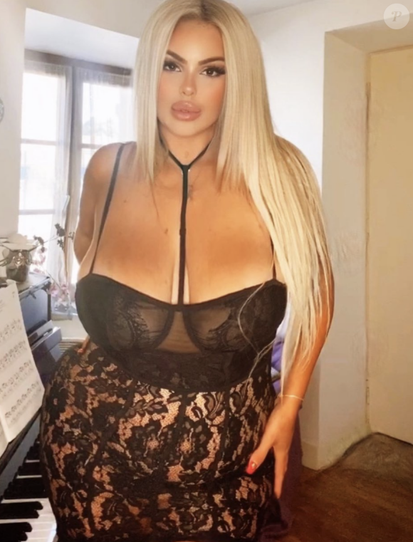 Caterina, candidate des "Reines du shopping" sur M6 et aussi ex-flirt de Mujdat Saglam, candidat de télé-réalité connu pour sa relation avec Milla Jasmine.