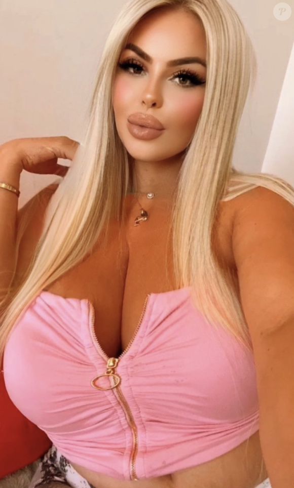 Caterina, candidate des "Reines du shopping" sur M6 et aussi ex-flirt de Mujdat Saglam, candidat de télé-réalité connu pour sa relation avec Milla Jasmine.