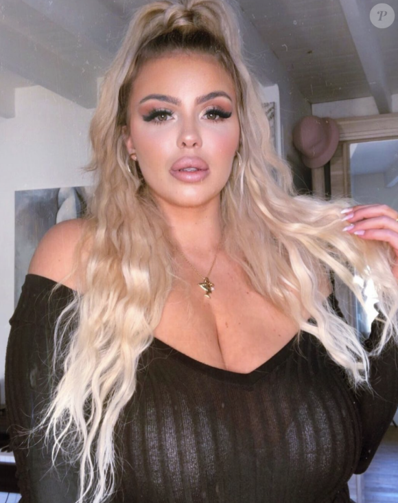 Caterina, candidate des "Reines du shopping" sur M6 et aussi ex-flirt de Mujdat Saglam, candidat de télé-réalité connu pour sa relation avec Milla Jasmine.