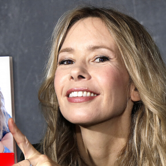 Exclusif - Portrait de Romane Serda, avec son livre "A la vie, à l'amour". Le 13 octobre 2020 © Cédric Perrin / Bestimage