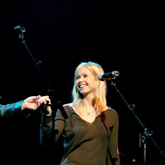 Romane Serda et Renaud en concert au Zénith de Paris en 2004.