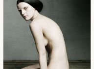 Guinevere Van Seenus, nue ou en poupée diabolique, vous entraîne dans son univers...