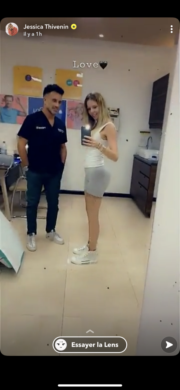 Jessica Thivenin dévoile le résultat de ses nouvelles fesses lors d'une visite chez son chirurgien - Snapchat
