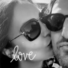 Valérie Bègue poste une photo d'elle en charmante compagnie. Est-ce son nouveau compagnon ? Photo postée sur Instagram en juillet 2020.