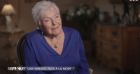 Line Renaud défend le droit de mourir dans la dignité dans l'émission "Sept à huit", sur TF1, lors d'une interview avec Audrey Crespo-Mara.
