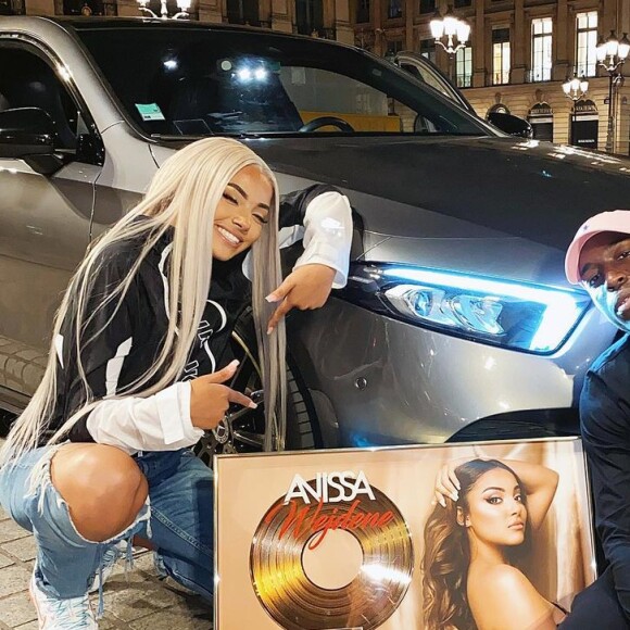Wejdene et Feuneu, son manageur et producteur, prennent la pose sur Instagram.
