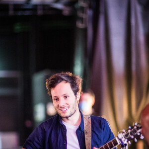 Exclusif - Vianney - Backstage artistes avant le direct de l'émission "Tous ensemble pour la musique" pour la fête de la musique 2020 à l'AccorHotels Arena à Paris le 19 juin 2020. © Cyril Moreau / Veeren Ramsamy / Bestimage 