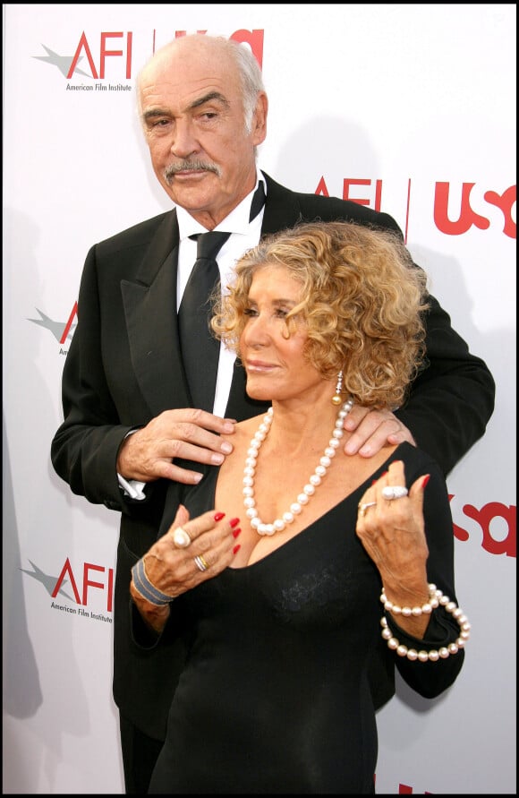 Sean Connery et sa femme Micheline Roquebrune lors d'une cérémonie à Hollywood en 2006.