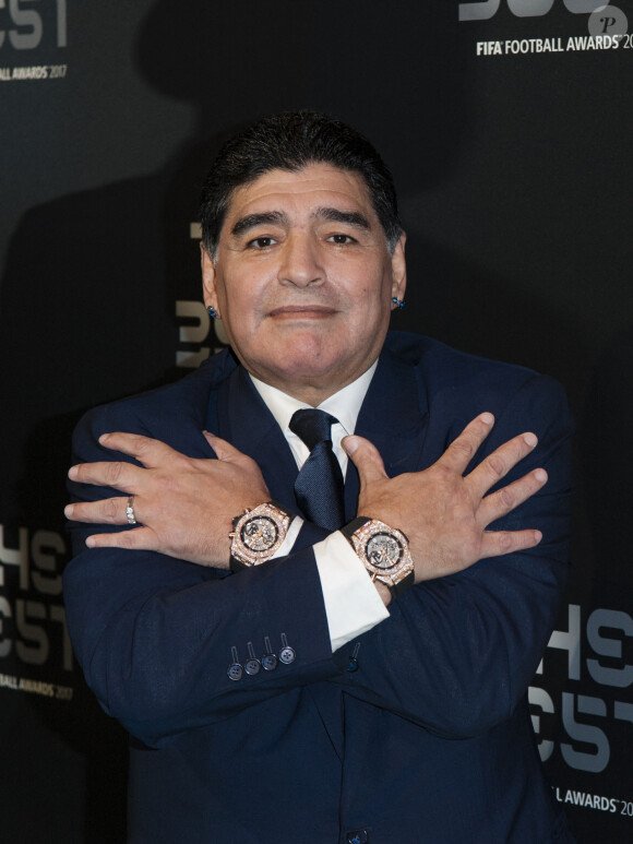 Diego Maradona fêtera ses 60 ans le 30 octobre - Diego Maradona (2 montres Hublot) - The Best FIFA Football Awards 2017 au London Palladium à Londres, le 23 octobre 2017. © Pierre Perusseau/Bestimage 