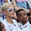 Isabelle Matuidi (femme de Blaise Matuidi) et son fils Eden - Célébrités dans les tribunes opposant la France à l'Argentine lors des 8ème de finale de la Coupe du monde à Kazan en Russie, le 30 juin 2018. © Cyril Moreau/Bestimage 