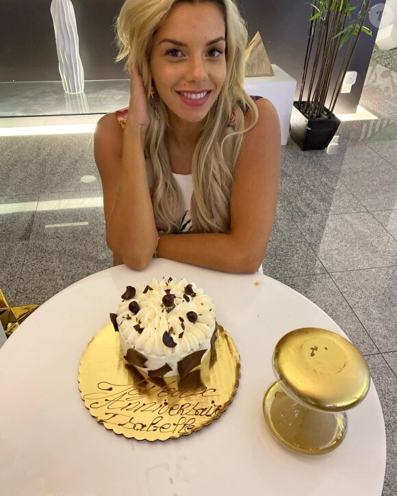 Isabelle Matuidi, la femme de Blaise Matuidi, a annoncé être enceinte de leur quatrième enfant le jour de ses 33 ans, le 3 novembre 2020.
