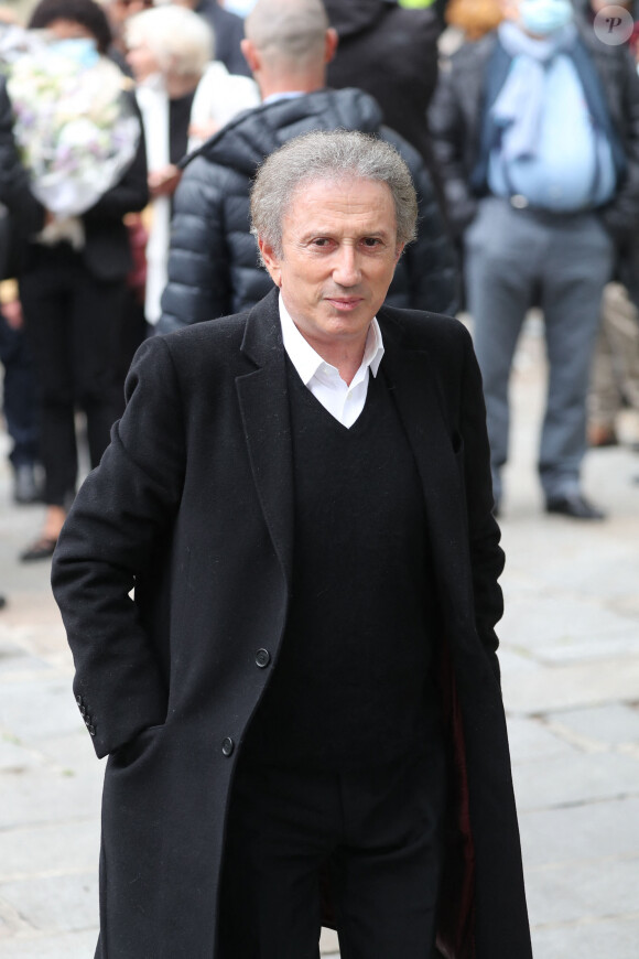 Michel Drucker - Hommage à Guy Bedos en l'église de Saint-Germain-des-Prés à Paris le 4 juin 2020.