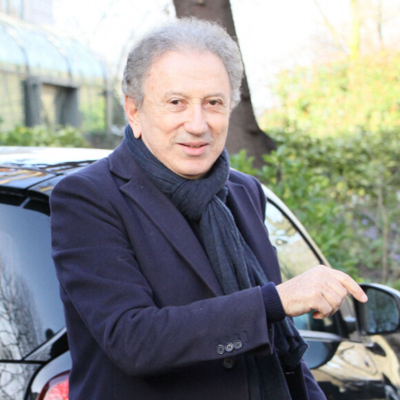 Michel Drucker - Arrivées des people à l'enregistrement de l'émission "Vivement dimanche " à Paris le 19 février 2020.
