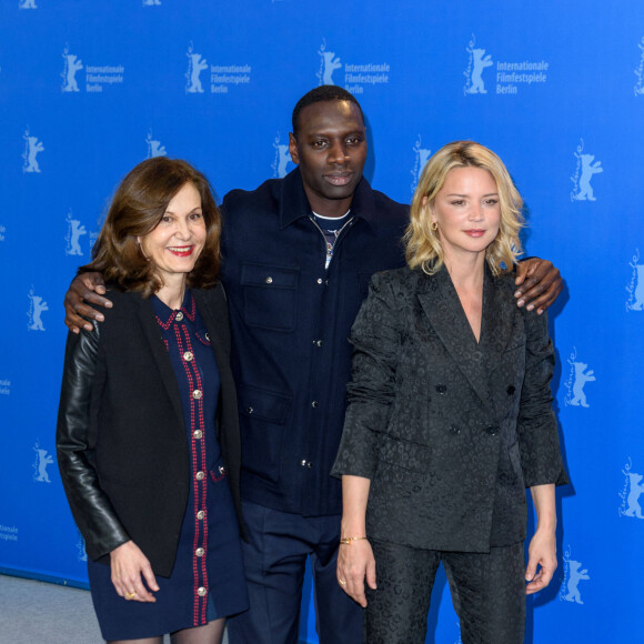 Virginie Efira, Omar Sy et Anne Fontaine au photocall du film "Police Night Shift" lors de la 70ème édition du festival international du film de Berlin (La Berlinale 2020), le 28 février 2020.