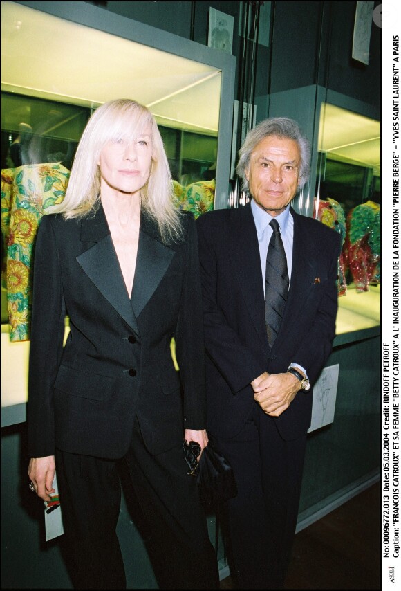 Betty Catroux et son mari François Catroux à Paris en mars 2004.