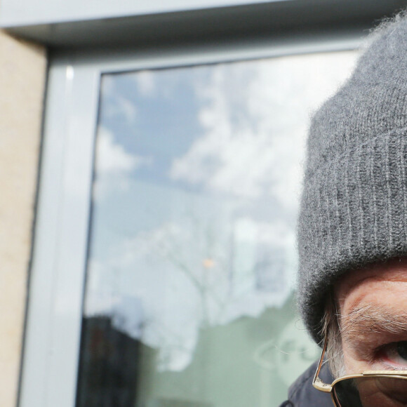 Exclusif - Franck Dubosc à la sortie des studios de radio RTL à Paris. Le 11 février 2020 © Panoramic / Bestimage 