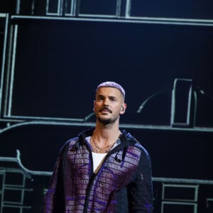 Exclusif - M. Pokora (Matt Pokora) - Enregistrement de l'émission "Spectaculaire" présentée par J.M.Généreux, qui sera diffusée le 3 octobre sur France 2, à La Plaine Saint-Denis. Le 22 septembre 2020 Spectaculaire, c'est le spectacle de tous les spectacles : un divertissement exceptionnel pour toute la famille avec les 12 meilleurs numéros visuels du moment. Issus de toutes les disciplines du spectacle vivant, cette nouvelle émission réunit sur scène des artistes prestigieux venus du monde entier. Magie, numéro aérien, danse acrobatique, mains à mains, chant, music-hall...Tous les arts de la scène seront représentés pourvu qu'ils soient spectaculaires ! Spectaculaire, c'est un show inédit conçu comme une immersion au plus près des artistes et de leurs créations. Chaque numéro sera ainsi sublimé par le décor, la réalisation mais aussi par une mise en scène et une mise en lumière sur-mesure, notamment grâce à la technologie du mapping (technique de projection dynamique et interactive). Jean-Marc Généreux, notre maître de cérémonie, recevra également 4 artistes. En fin d'émission, le public présent dans la salle décernera un " prix spécial du public " à son numéro " coup de coeur " qui recevra le trophée spectaculaire. © Pierre Perusseau / Bestimage 