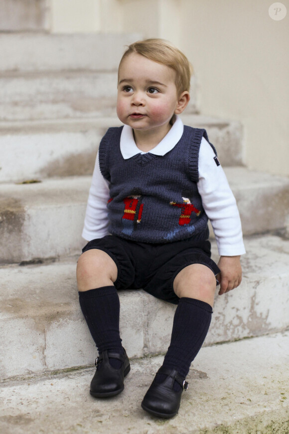 Photos officielles du prince George d'Angleterre pour les voeux de Noël. Le 13 décembre 2014.
