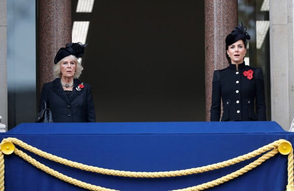 Camilla Parker Bowles, duchesse de Cornouailles, Catherine (Kate) Middleton, duchesse de Cambridge - La famille royale d'Angleterre lors de la cérémonie du souvenir au cénotaphe, à Whitehall, Londres le 8 novembre 2020. 