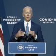 Joe Biden fait le compte-rendu de sa réunion avec sa cellule de crise pour proposer des moyens de lutte contre l'épidémie de coronavirus (COVID-19) le 9 novembre 2020.