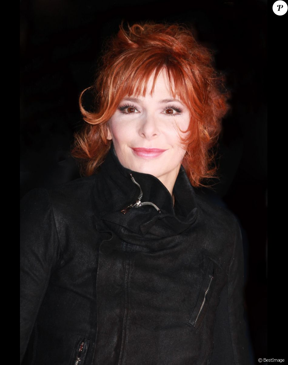 Info - Mylène Farmer quitte Universal Music pour Sony Music - Archives - Mylène Farmer en 2012 à Cannes