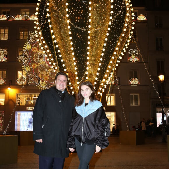 Benjamin Cymerman et Thylane Blondeau assistent aux illuminations de Noël du Comité du Faubourg Saint-Honoré. Paris, le 19 novembre 2020.