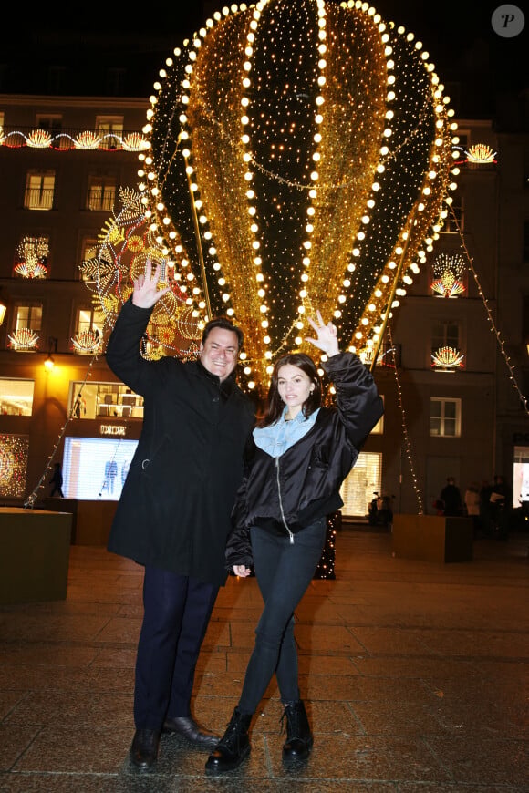 Benjamin Cymerman et Thylane Blondeau assistent aux illuminations de Noël du Comité du Faubourg Saint-Honoré. Paris, le 19 novembre 2020.