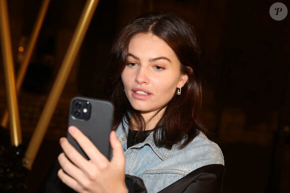 Thylane Blondeau assiste aux illuminations de Noël du Comité du Faubourg Saint-Honoré. Paris, le 19 novembre 2020.