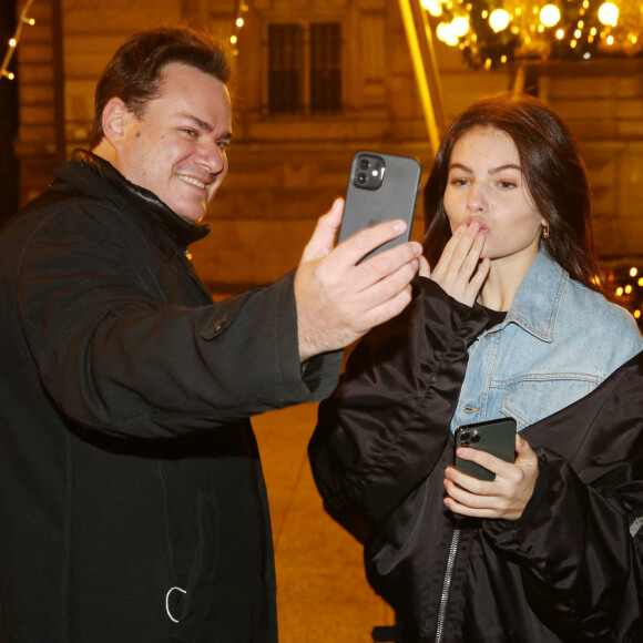 Benjamin Cymerman et Thylane Blondeau assistent aux illuminations de Noël du Comité du Faubourg Saint-Honoré. Paris, le 19 novembre 2020.