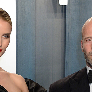 Jason Statham avec sa femme Rosie Huntington-Whiteley - People à la soirée "Vanity Fair Oscar Party" après la 92ème cérémonie des Oscars 2020 au Wallis Annenberg Center for the Performing Arts à Los Angeles, le 9 février 2020. 