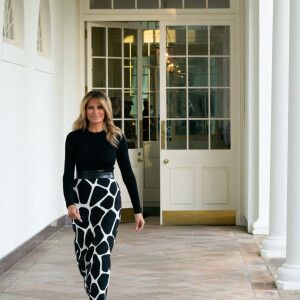 La première dame Melania Trump a inauguré le jardin dessiné en hommage à l'artiste japonais Noguchi à la Maison Blanche, le 24 novembre 2020.