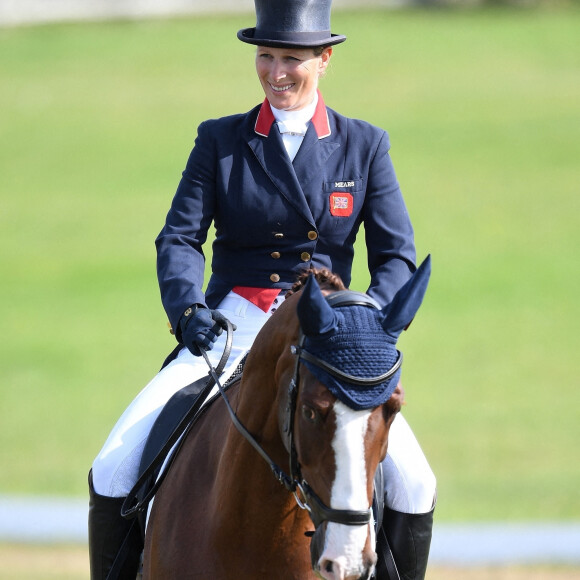 Zara Philips (Tindall) en détente sur son cheval "Class Affair" avant un concours de dressage au Burnham Market International Horse le 18 septembre 2020.