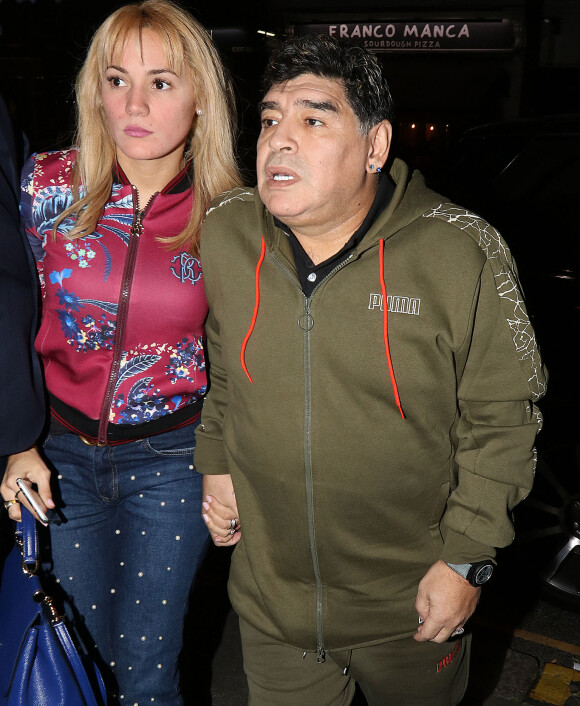 Exclusif - Diego Maradona sort dîner avec sa compagne Rocio Oliva à Londres