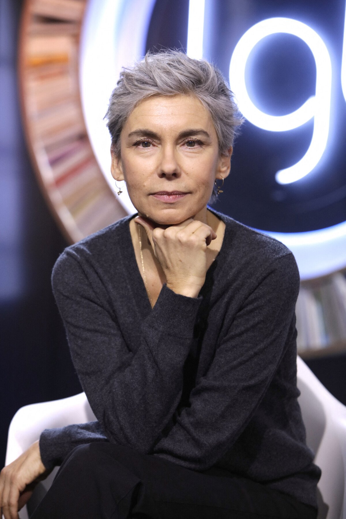 Photo : Portrait de Elisabeth Quin (La Grande Librairie France 5 ...