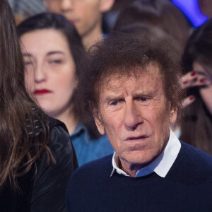 Alain Souchon - Deuxième jour de la 33ème édition du Téléthon au Parc de la Villette à Paris le 7 décembre 2019. Le compteur de la 33ème édition du Téléthon a atteint 74,6 millions d'euros dimanche 8 décembre, en hausse par rapport à l'édition 2018 où l'événement caritatif avait été bousculé par la mobilisation des "gilets jaunes". © Tiziano Da Silva/Bestimage