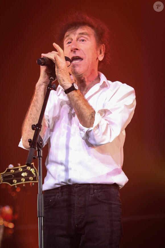Alain Souchon lors du premier "meeting-concert" de Printemps Solidaire au Zénith de Paris, France, le 1er février 2017. © Agence/Bestimage