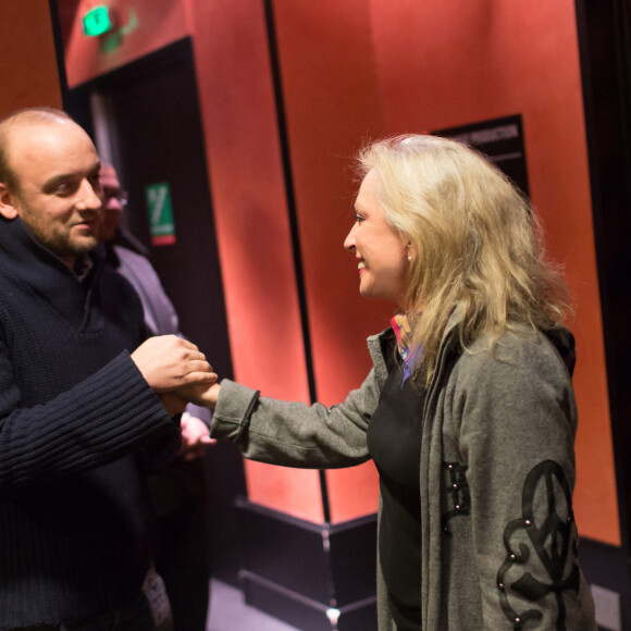 Exclusif - Véronique Sanson et Charles Souchon (le chanteur Ours) - People au concert de Véronique Sanson à l'Olympia à Paris, le 4 février 2015. L'artiste est actuellement en tournée à travers la France jusqu'en décembre et sera les 6, 7, 18 et 19 avril prochain à l'Olympia et au palais des Sports de Paris, les 9 et 10 octobre. 