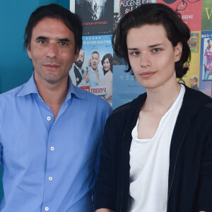 Samuel Benchetrit et son fils Jules Benchetrit (fils de Marie Trintignant) posant lors du 68 ème Festival International du Film de Cannes à Cannes le 18 mai 2015. 