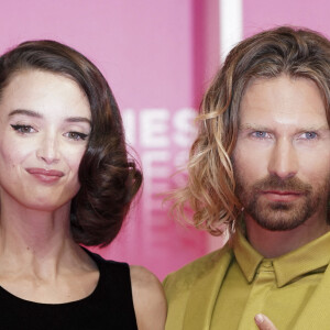 Charlotte Le Bon, Stephen Di Tordo - Pink Carpet dans le cadre de Canneseries saison 3 au Palais des Festivals à Cannes, le 13 octobre 2020. © Norbert Scanella/Panoramic/Bestimage 