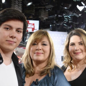 Michele Bernier avec ses enfants Enzo et Charlotte - Enregistrement de l'emission "Vivement Dimanche" a Paris le 8 janvier 2014.