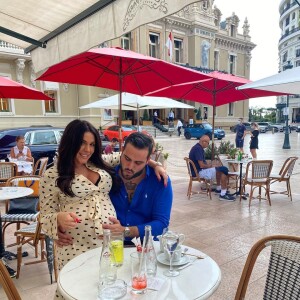 Nikola Lozina heureux avec sa fiancée Laura Lempika, enceinte de leur premier enfant - le 11 septembre 2020