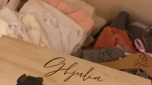 Joyce Jonathan dévoile les jolis cadeaux de sa fille Ghjulia sur Instagram. Le 3 décembre 2020.