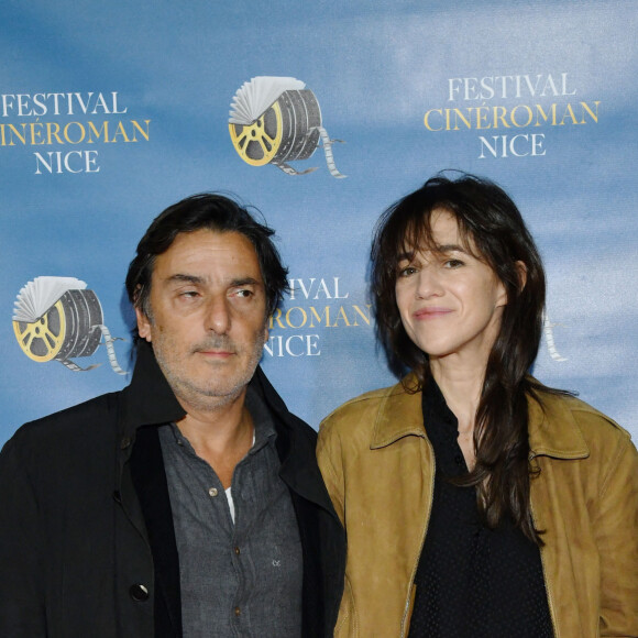 Yvan Attal et sa compagne Charlotte Gainsbourg durant la soirée d'ouverture de la 1ère éditon du Festival Ciné Roman à Nice le 23 octobre 2019. © Bruno Bebert/Bestimage