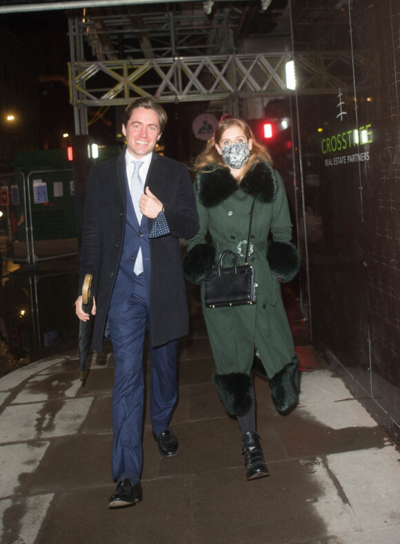La princesse Beatrice d'York et son mari Edoardo Mapelli Mozzi dans les rues de Mayfair à Londres. Le 3 décembre 2020