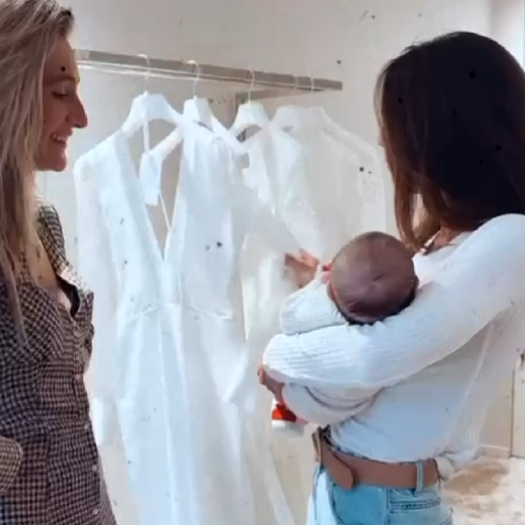 Marine Lorphelin en plein essayages de robes de mariée avec son amie Estelle Sabathier - Instagram, 3 décembre 2020