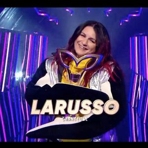 Larusso était le Manchot. Elle remporte la finale de "Mask Singer 2020".